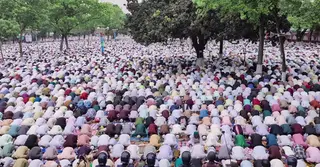 সারা দেশে ধর্মীয় ভাবগাম্ভীর্যে ঈদুল ফিতর উদযাপন